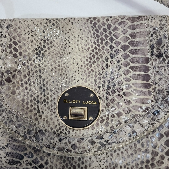 Elliott Lucca Leather Crossbody‎ Bag - Picture 5 of 10